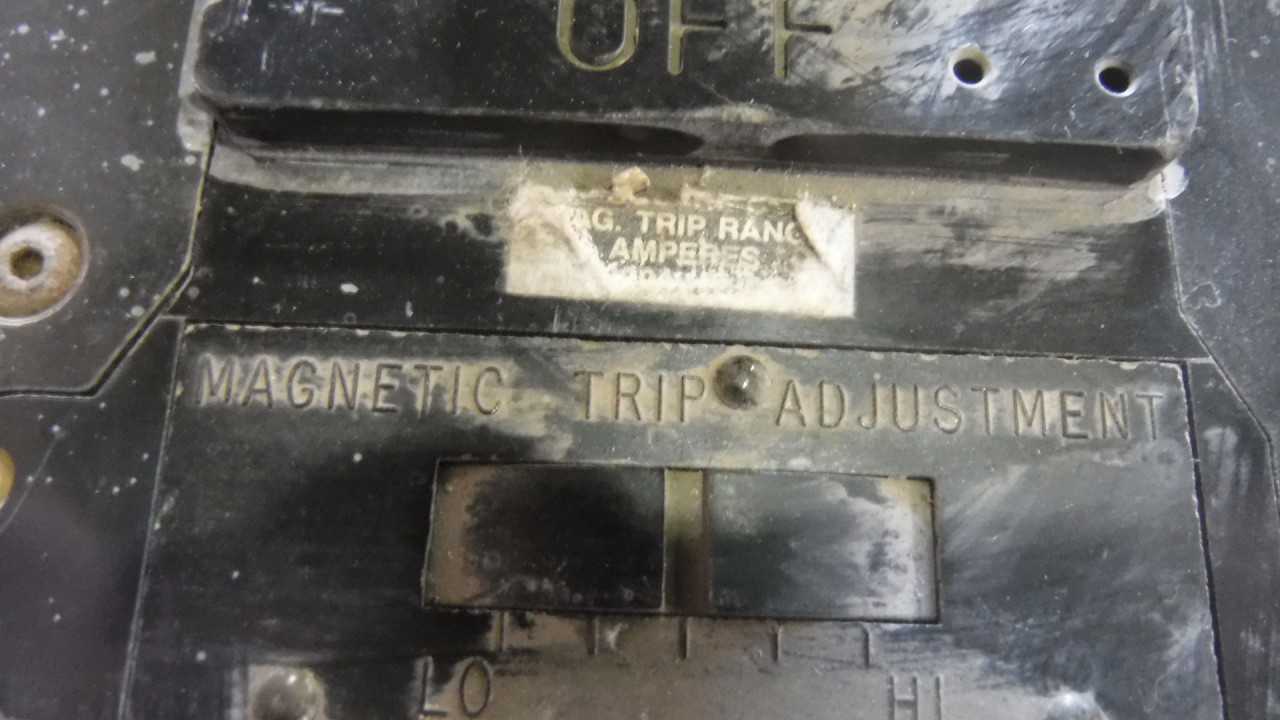 400 Amp Square-D Circuit Breaker - CIRCUIT BREAKERS