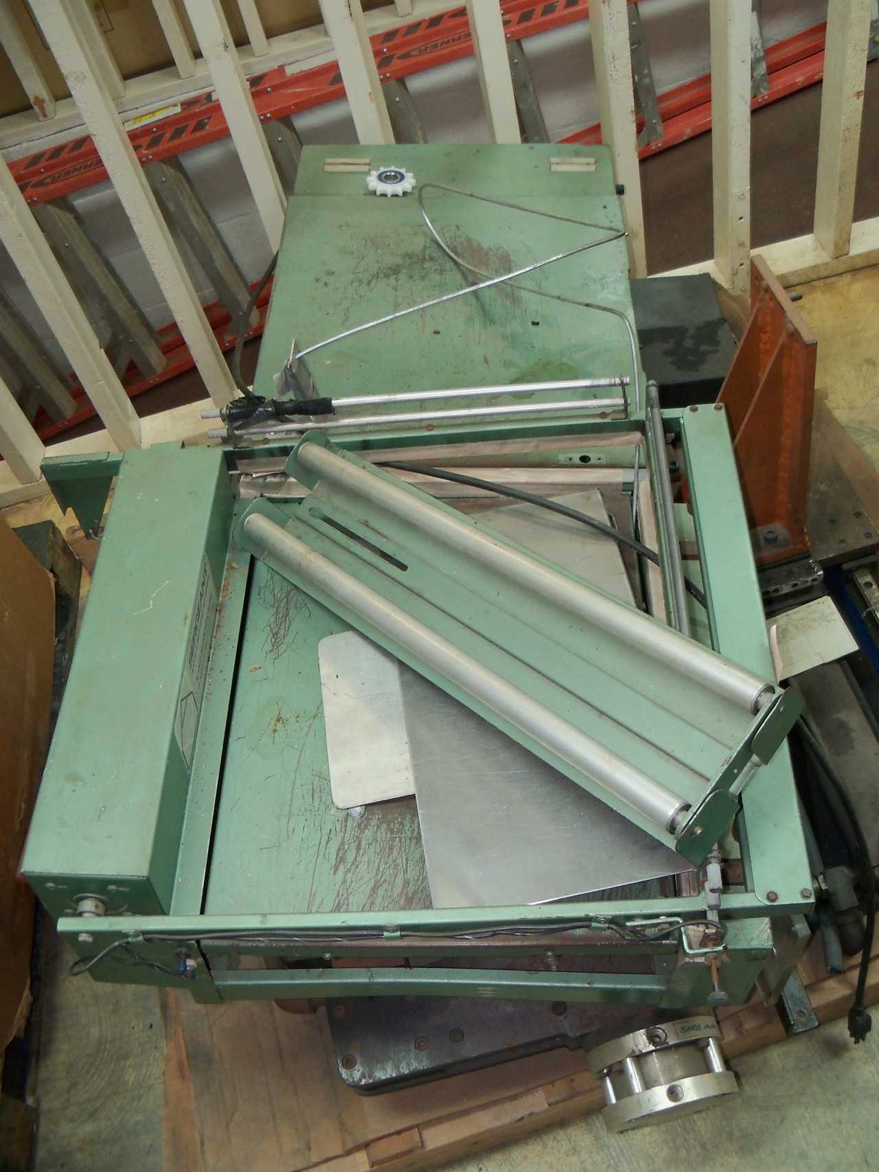 Heat Shrink Machine - Sergeant Flexible Packaging Machinery - PACKAGING Heat Shrink Machine - Sergeant Flexible Packaging Machinery - PACKAGING