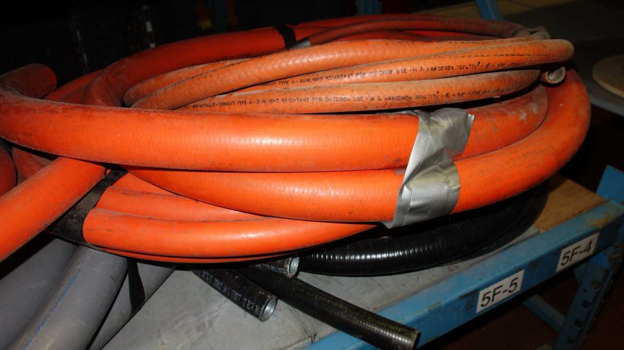 CONTENTS OF SHELF, ASSORTED ELECTRICAL CONDUIT - CONDUIT FITTING