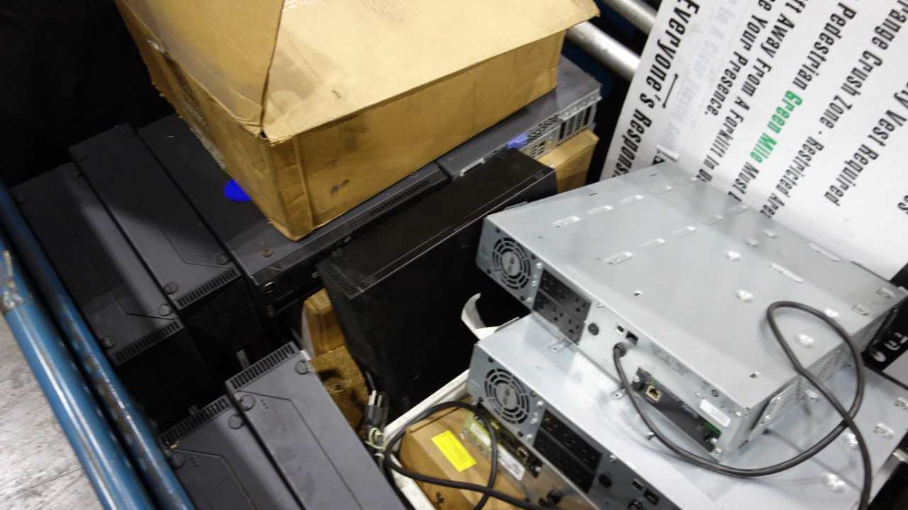 1 CRATE OF ASSORTED IT COMPUTER EQUIPMENT, LENOVO M92P THINKCENTRE COMPUTERS, CISCO 3925 ROUTERS, SCHNEIDER SMT1500RM2U UPS, MONITORS - MISCELLANEOUS