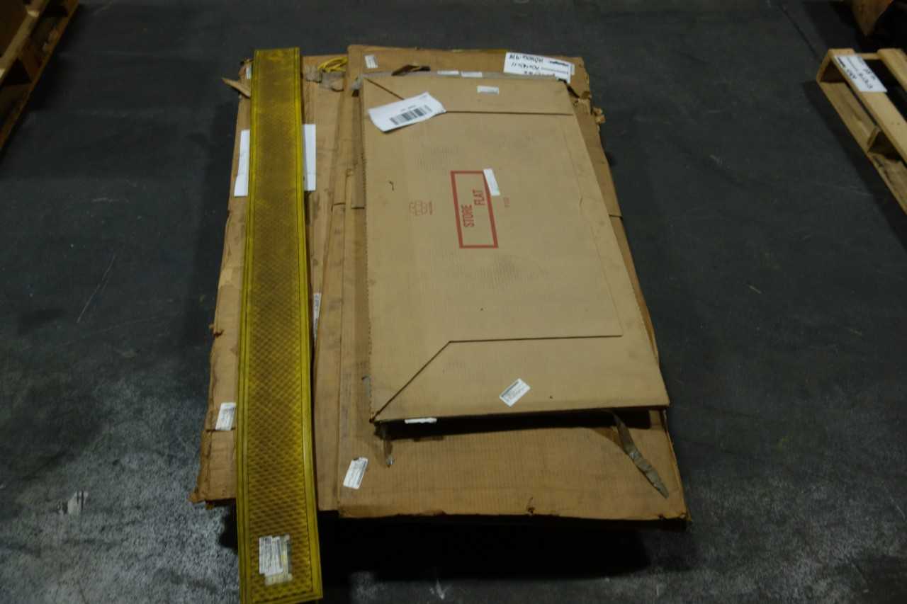 1 PALLET OF ASSORTED SAFETY MATS - SAFETY EQUIPMENT