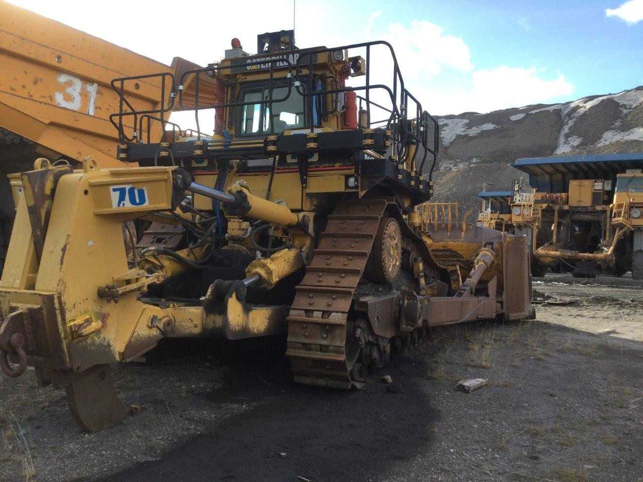Caterpillar DZ170 Dozer - WHEEL LOADERS