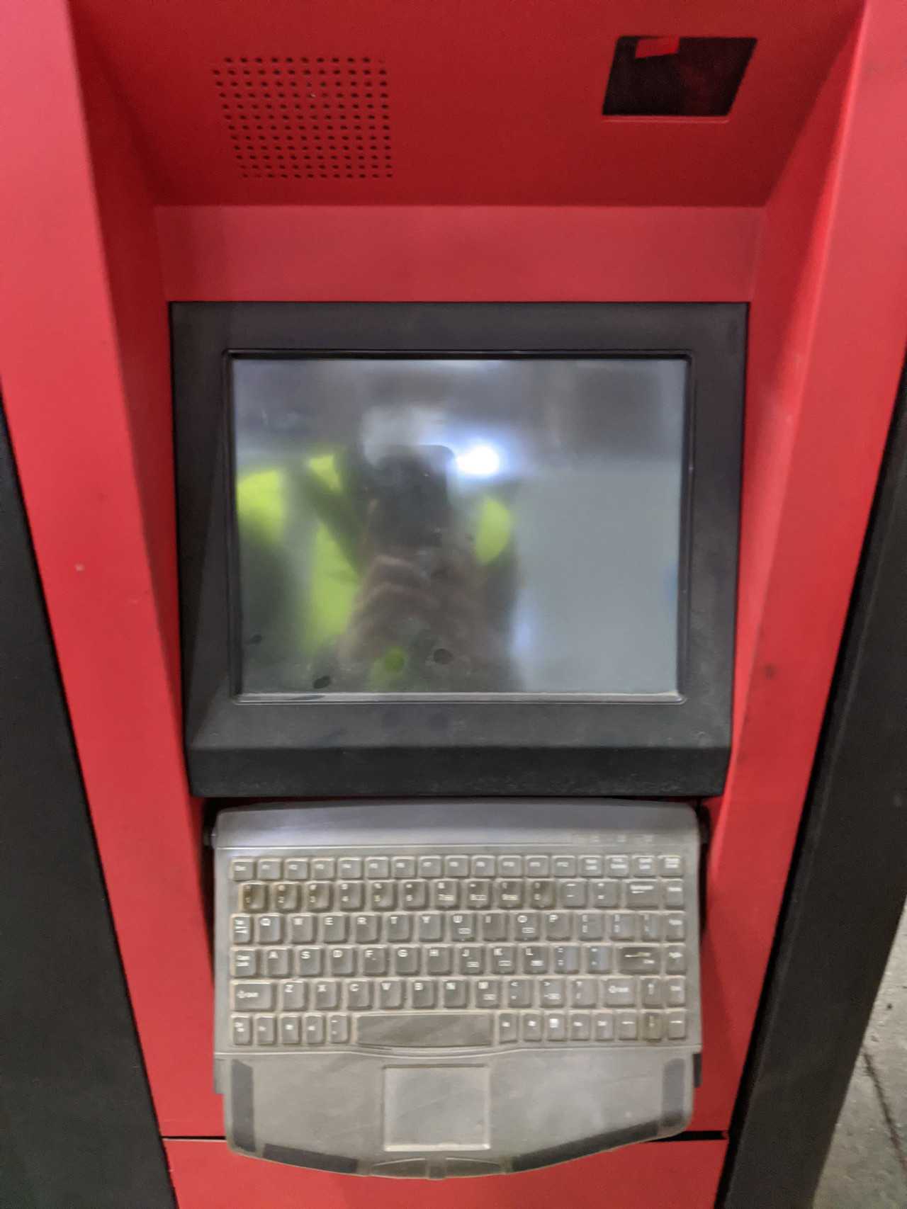 RoboCrib 2000 Model E Industrial Vending Machine - TOOL STORAGE