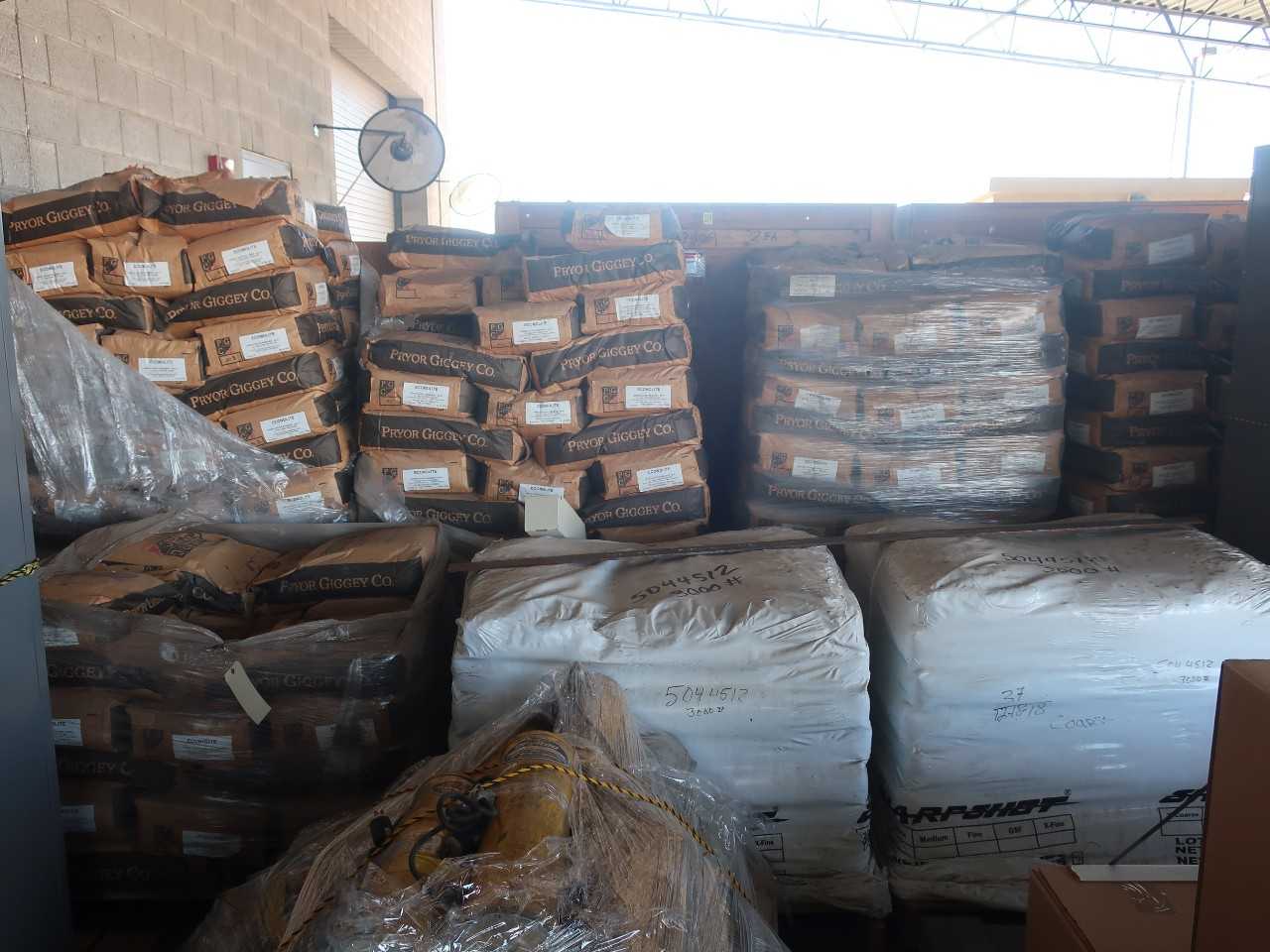 Lot of 5 pallets of refractory concrete in 25lb bags - ELECTRIC POWER TOOLS