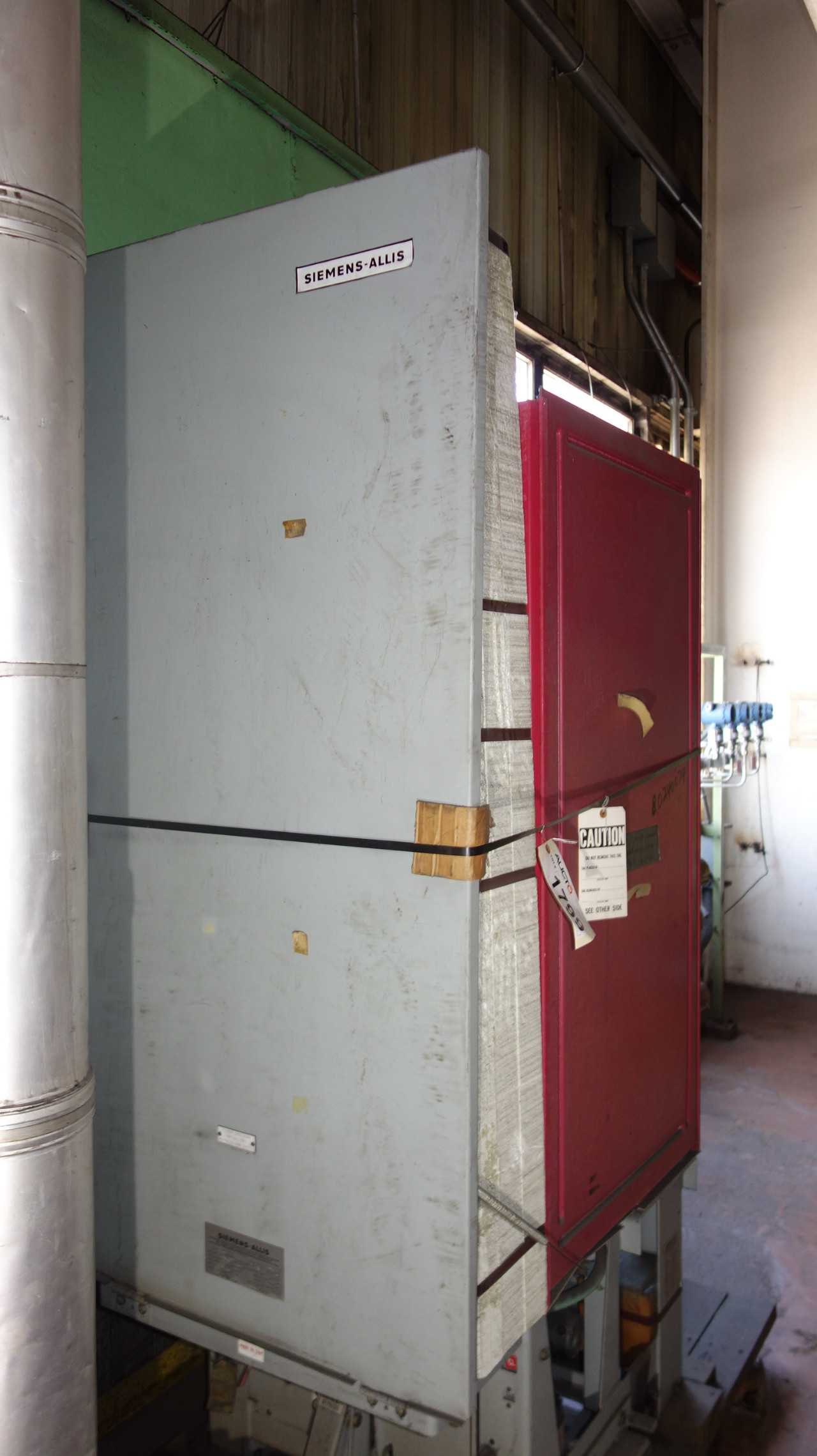 SIEMENS ALLIS EC-500B 2000A SWITCHGEAR BREAKER - CIRCUIT BREAKERS
