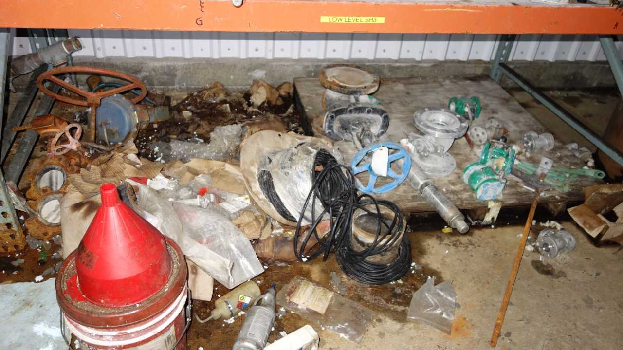 CONTENTS OF 2 SECTIONS OF RACKING, VALVES, MOTORS - BALL VALVE