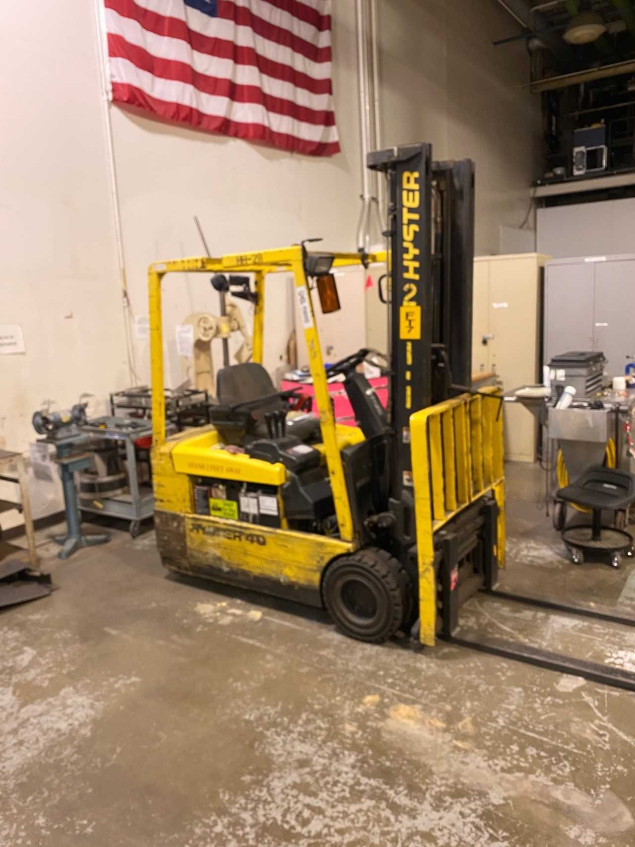 Hyster 4000# Lift Truck - FORKLIFTS
