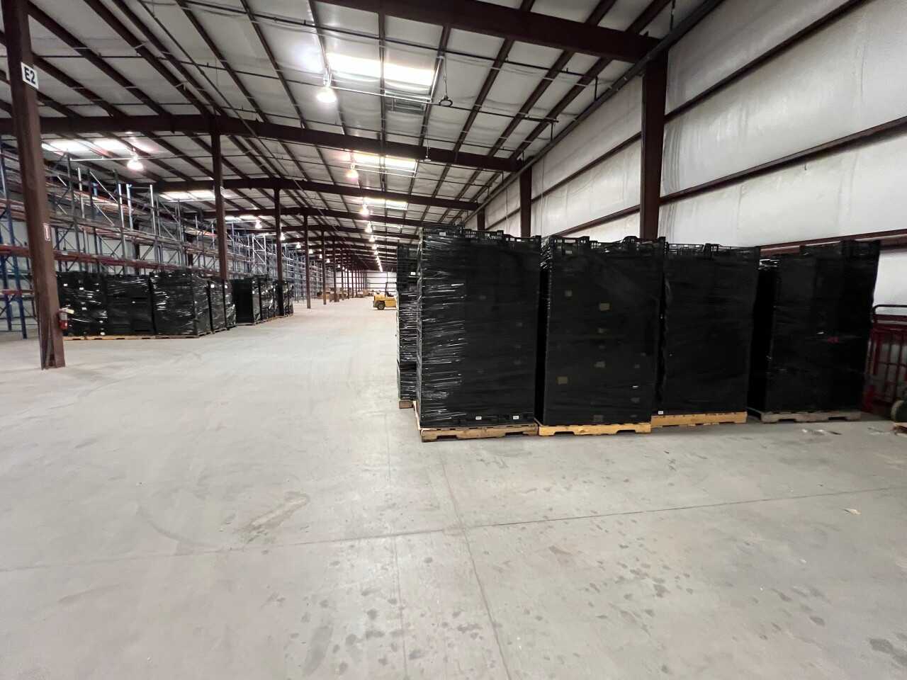 2700 BLACK PLASTIC TOTE BINS - 15-3/4IN X 23-1/2IN (NEW MEXICO) - MATERIAL HANDLING