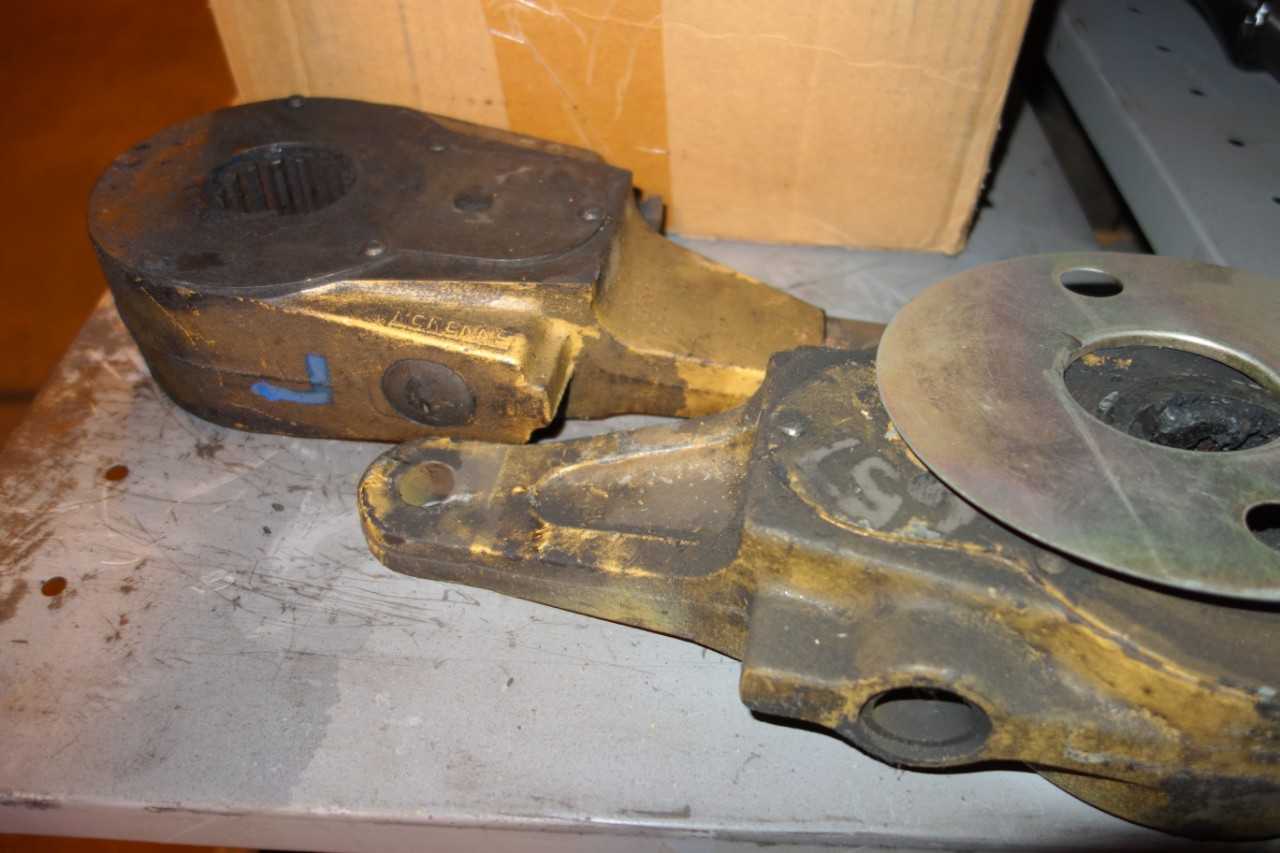 CONTENTS OF SHELVING, CAT HEAVY EQUIPMENT PARTS - SHELVING