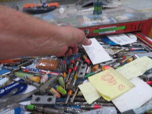 7 Drawer Tool Box Snap On with contents - MISCELLANEOUS
