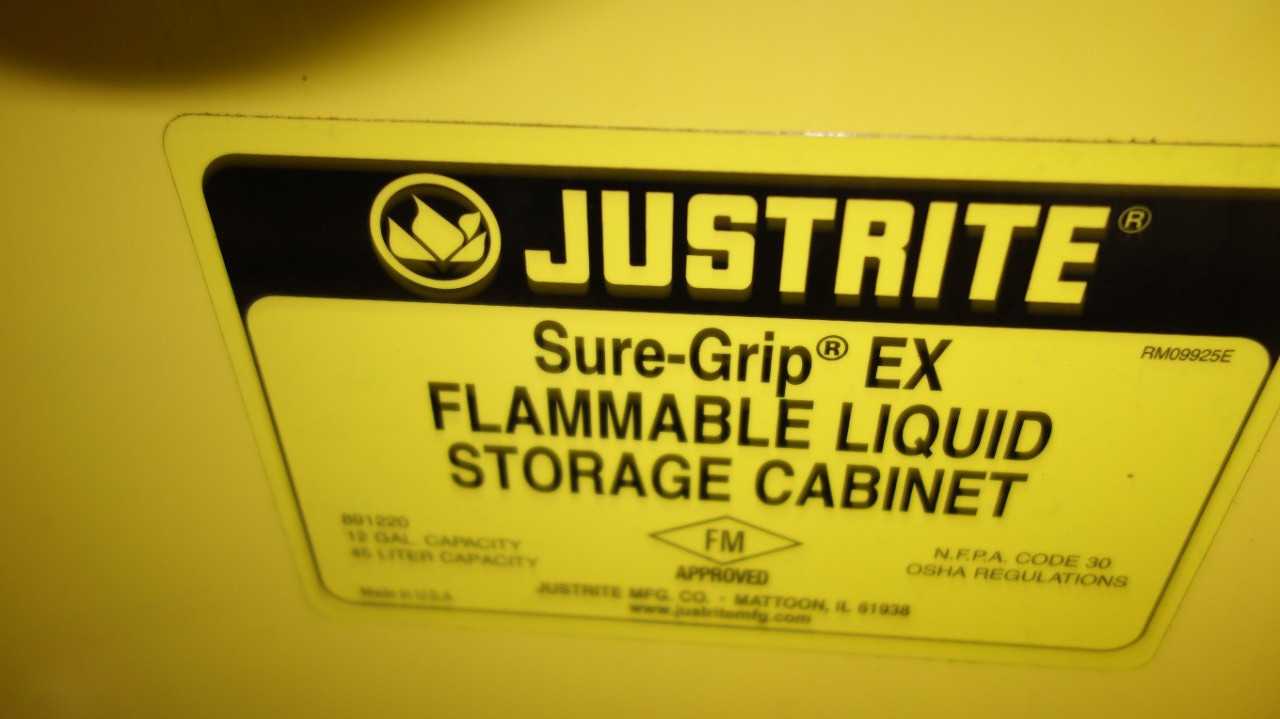 JUSTRITE 691220 SURE-GRIP EX 12 GAL FLAMMABLE LIQUID STORAGE CABINET - TOOL STORAGE