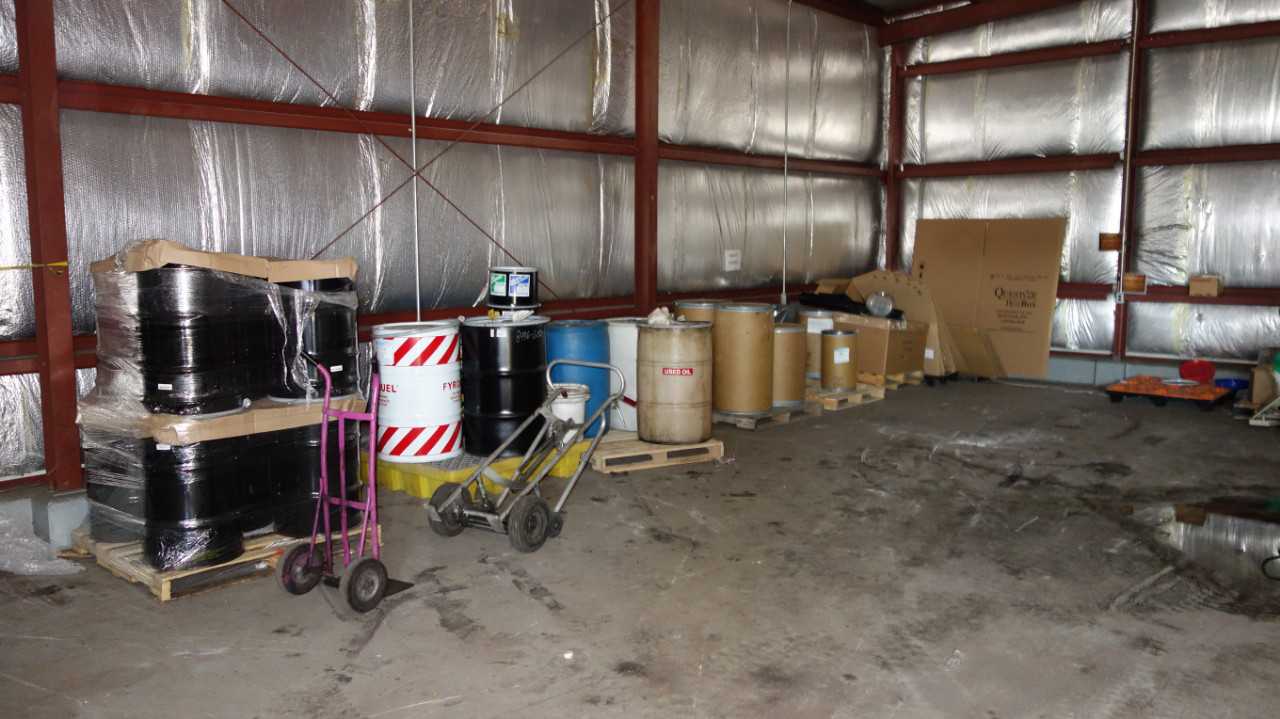 CONTENTS OF ROOM, DRUMS, TOOLS, SHELVING, MRO - SHELVING