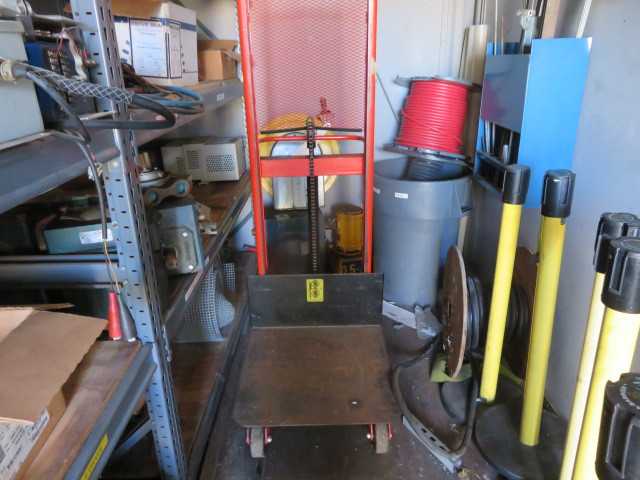 20' Container and Contents - ELECTRIC POWER TOOLS