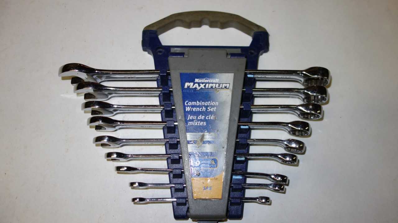 LOT OF 2 MASTERCRAFT MAXIMUM COMBINATION WRENCH SETS - ELECTRIC POWER TOOLS