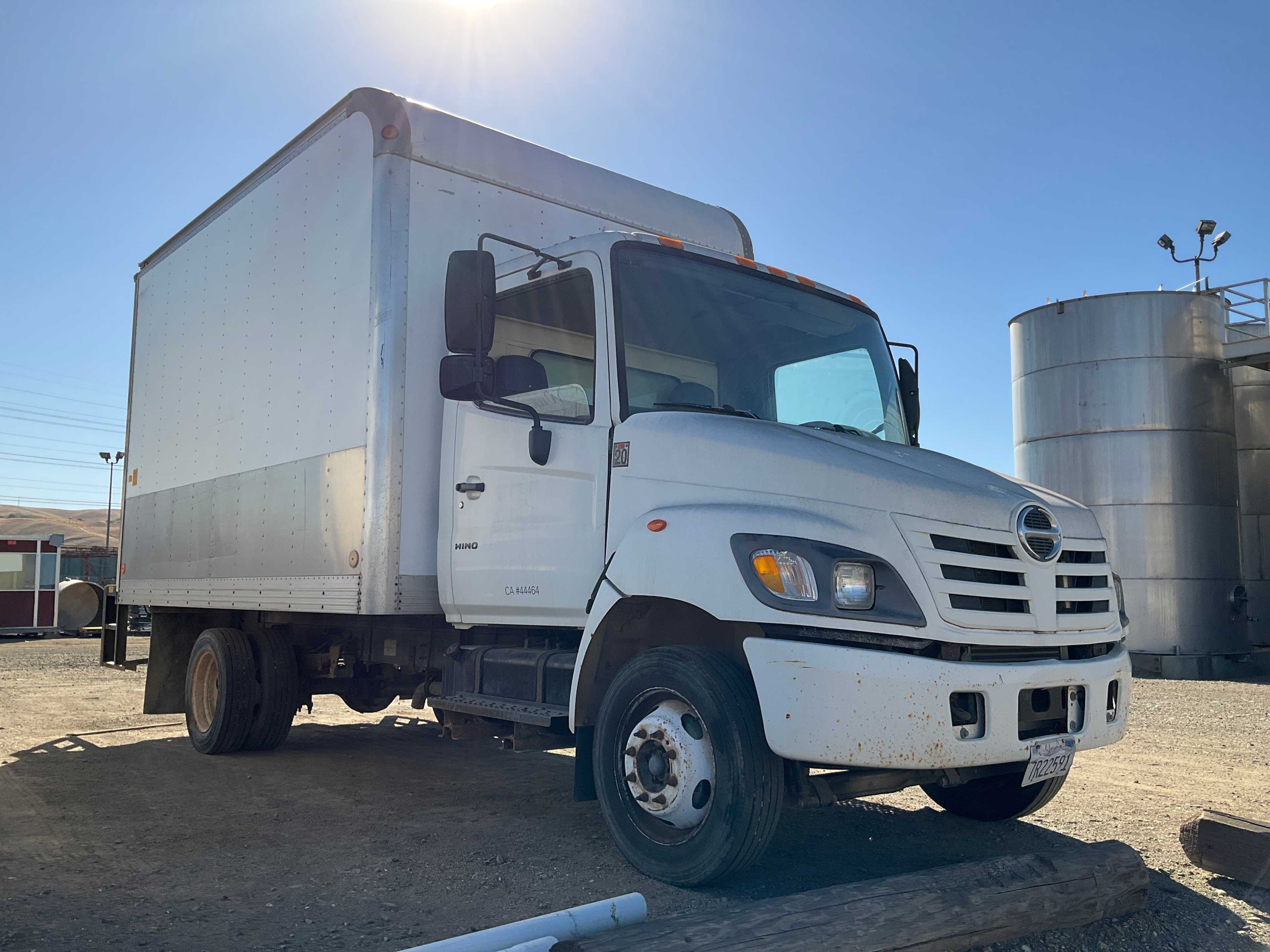 2004 HINO MOTORS LTD 56216 STRAIGHT CARGO TRUCK