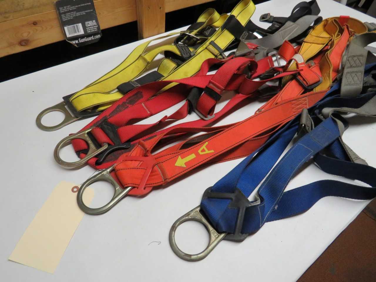 LOT OF 4 ASSORTED PROTECTA 10072479, SAFETY HARNESSES - SAFETY EQUIPMENT