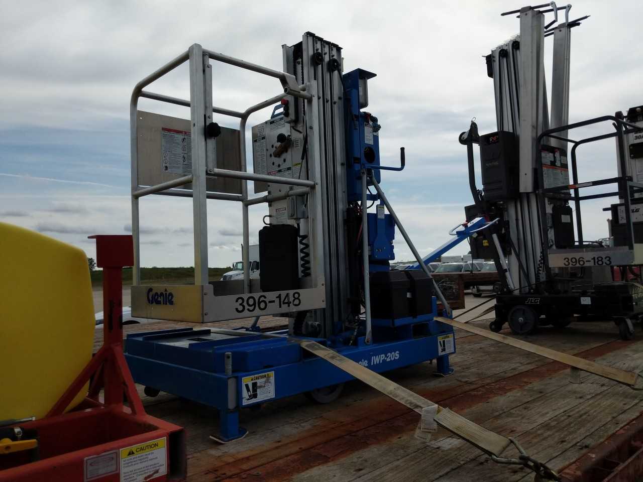 Genie IWP-20S Super Series Lift 300 lbs. - MATERIAL HANDLING