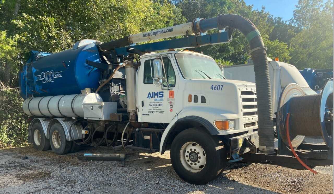 2003 Sterling Vactor 2100 - HYDRO EXCAVATOR TRUCKS