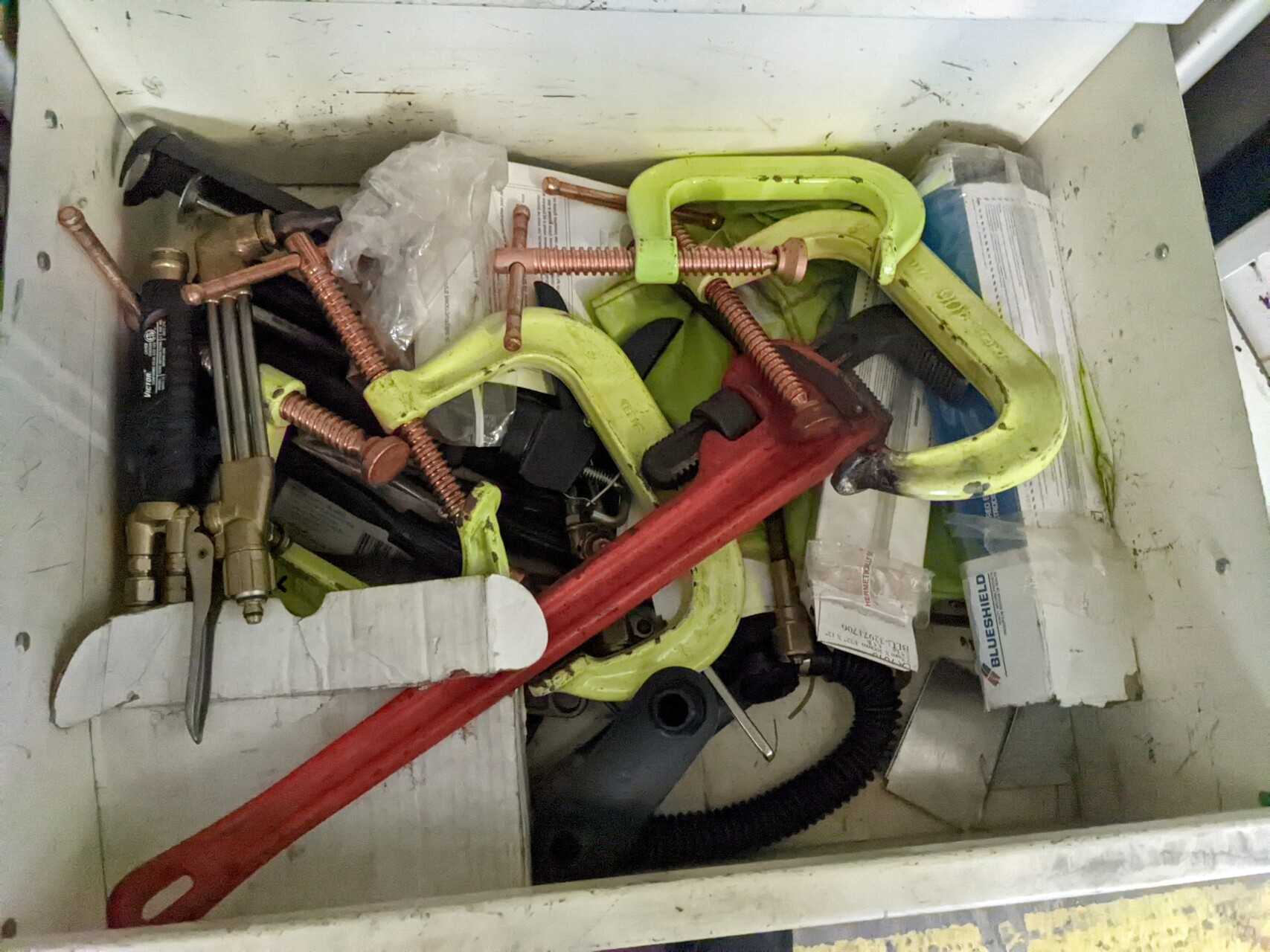 7 DRAWER TOOL CABINET LOCKER WITH CONTENTS, ASSORTED TOOLS, SOCKETS, WRENCHES, HAMMERS, CLAMPS - TOOL STORAGE