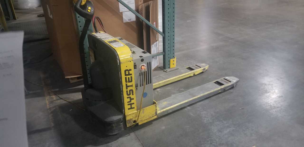 Hyster W40Z walkie pallet jack, Oklahoma City, OK - MANUAL PALLET JACKS