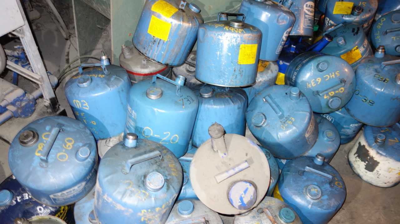 LOT OF ASSORTED EMPTY KEROSINE-OIL CANS, 5 GALLON, EAGLE - MISCELLANEOUS