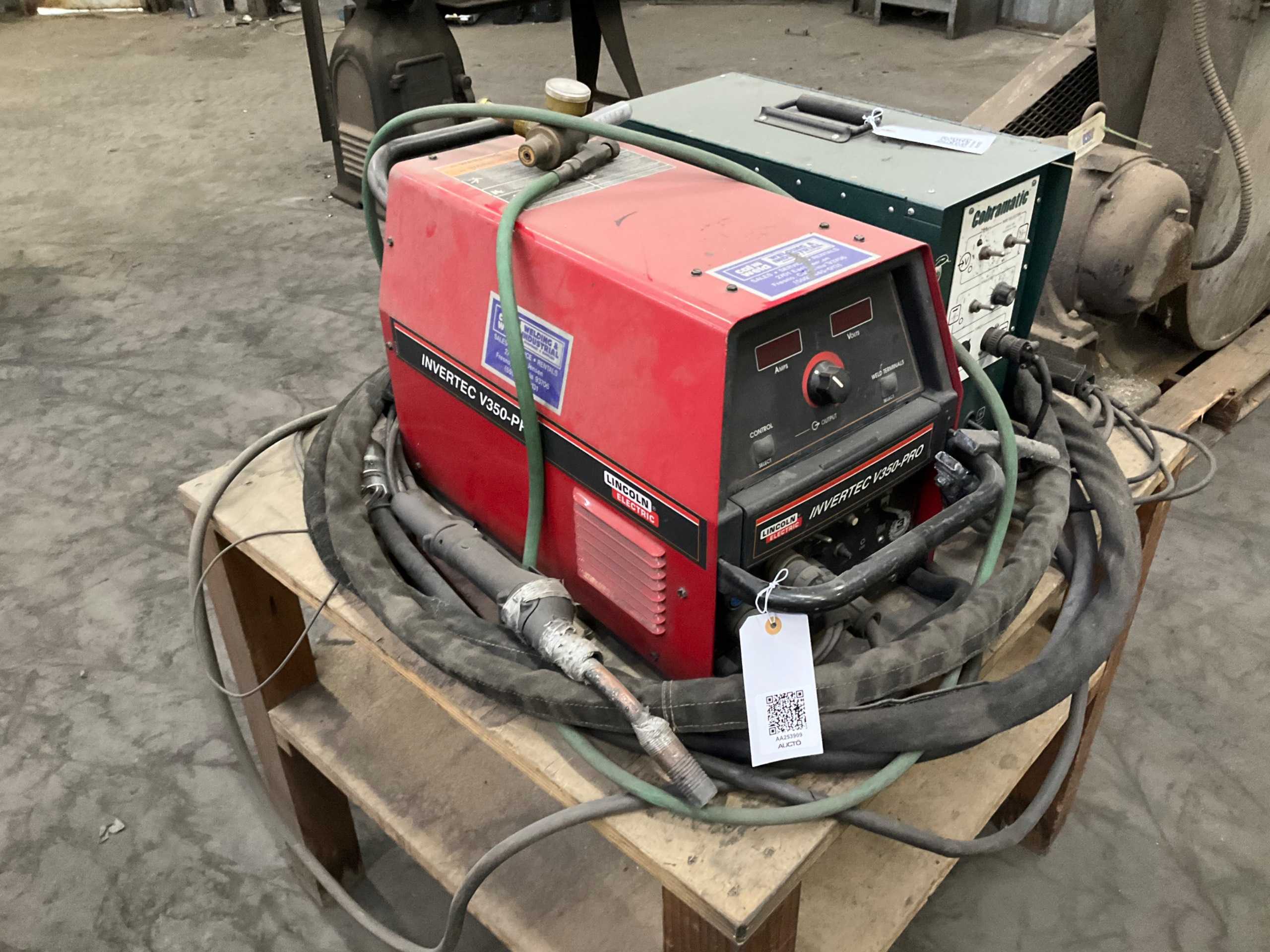 LINCOLN ELECTRIC V350-PRO MULTI-PROCESS WELDER