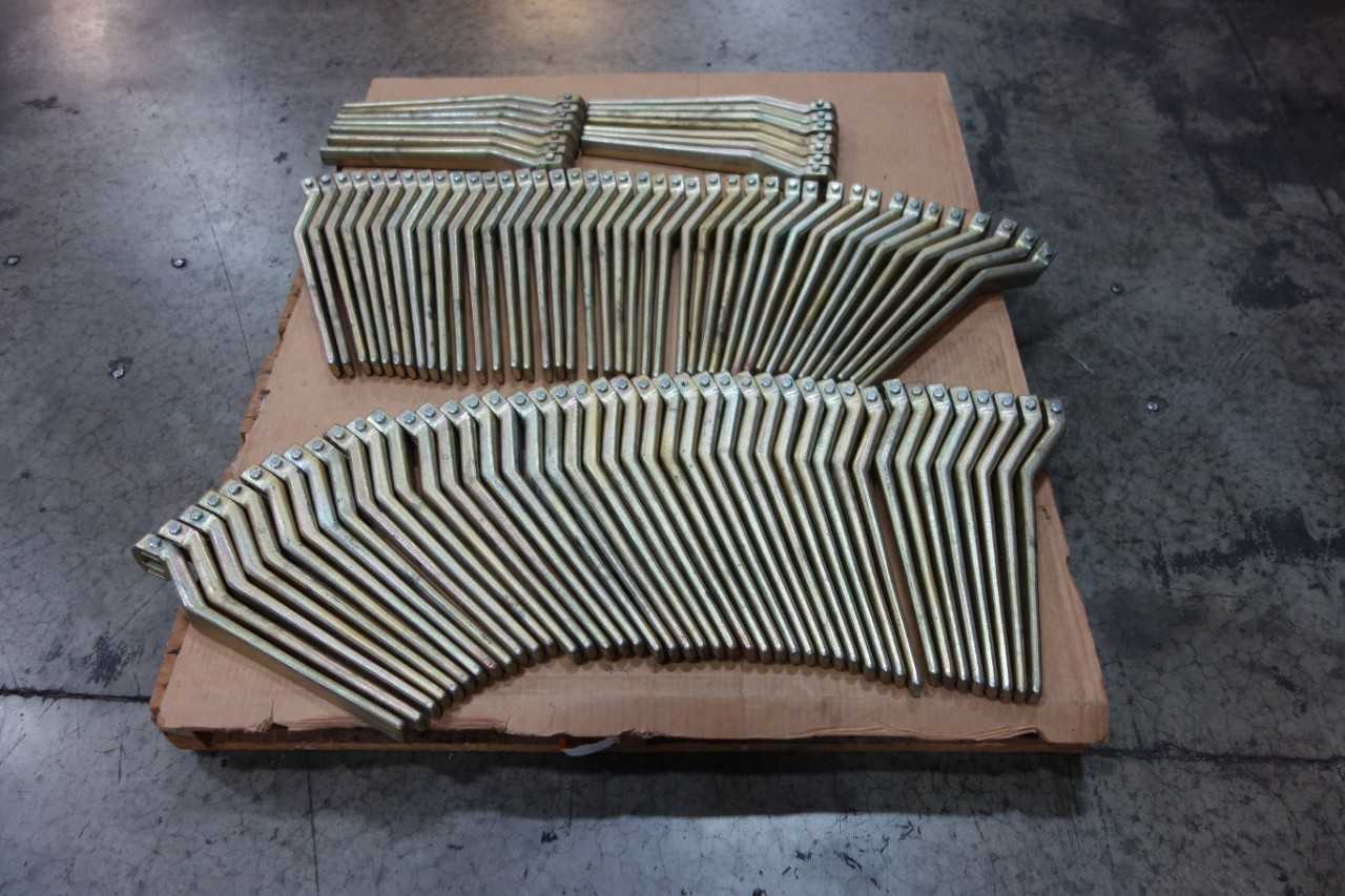 1 PALLET OF NEW KF VALVES 16IN HANDLE 1-1/4IN X 5/8IN THROUGH HOLE STEEL - VALVES
