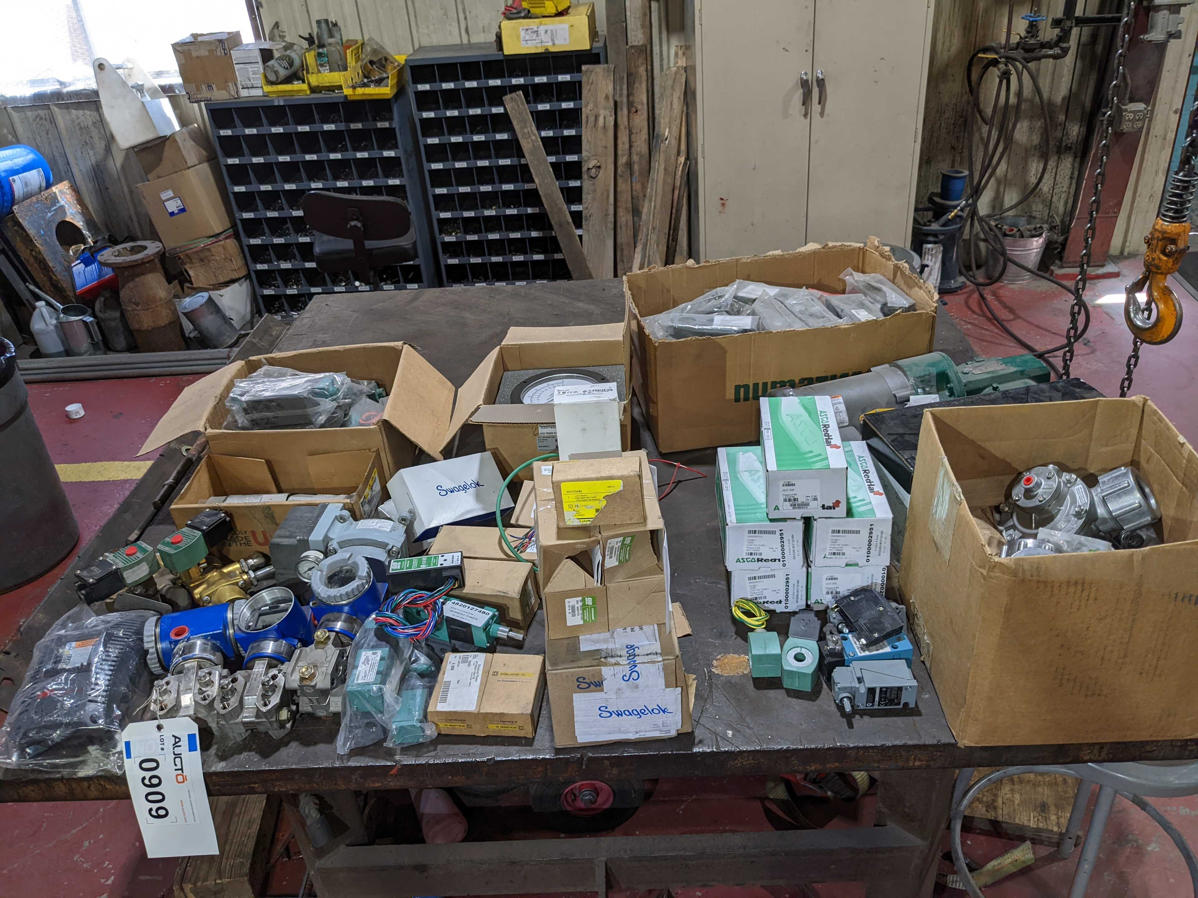LOT OF CONTENTS ASSORTED - INDUSTRIAL PARTS LOT OF CONTENTS ASSORTED - INDUSTRIAL PARTS