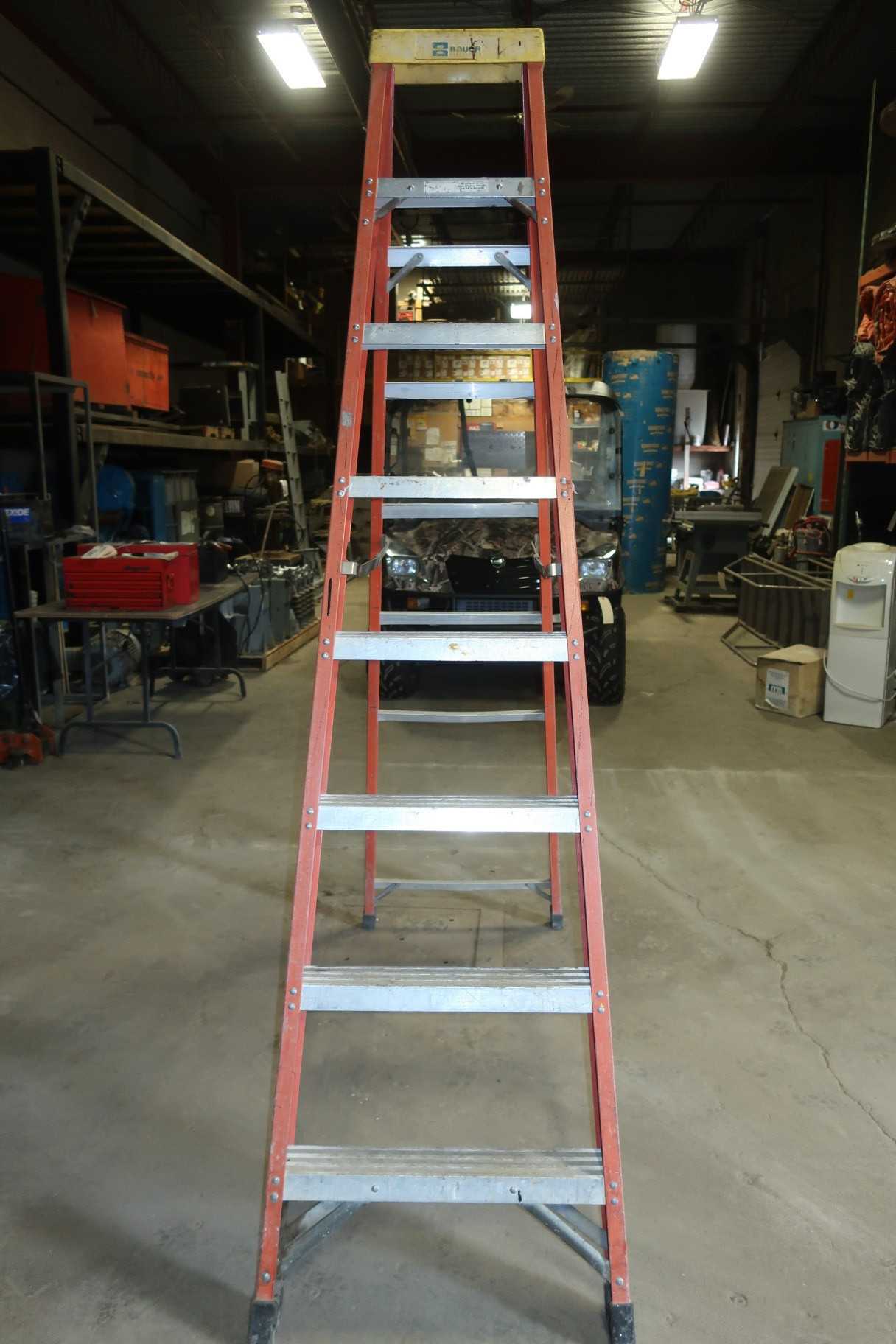 8 FT FIBERGLASS STEP LADDER - PLANT & FACILITY