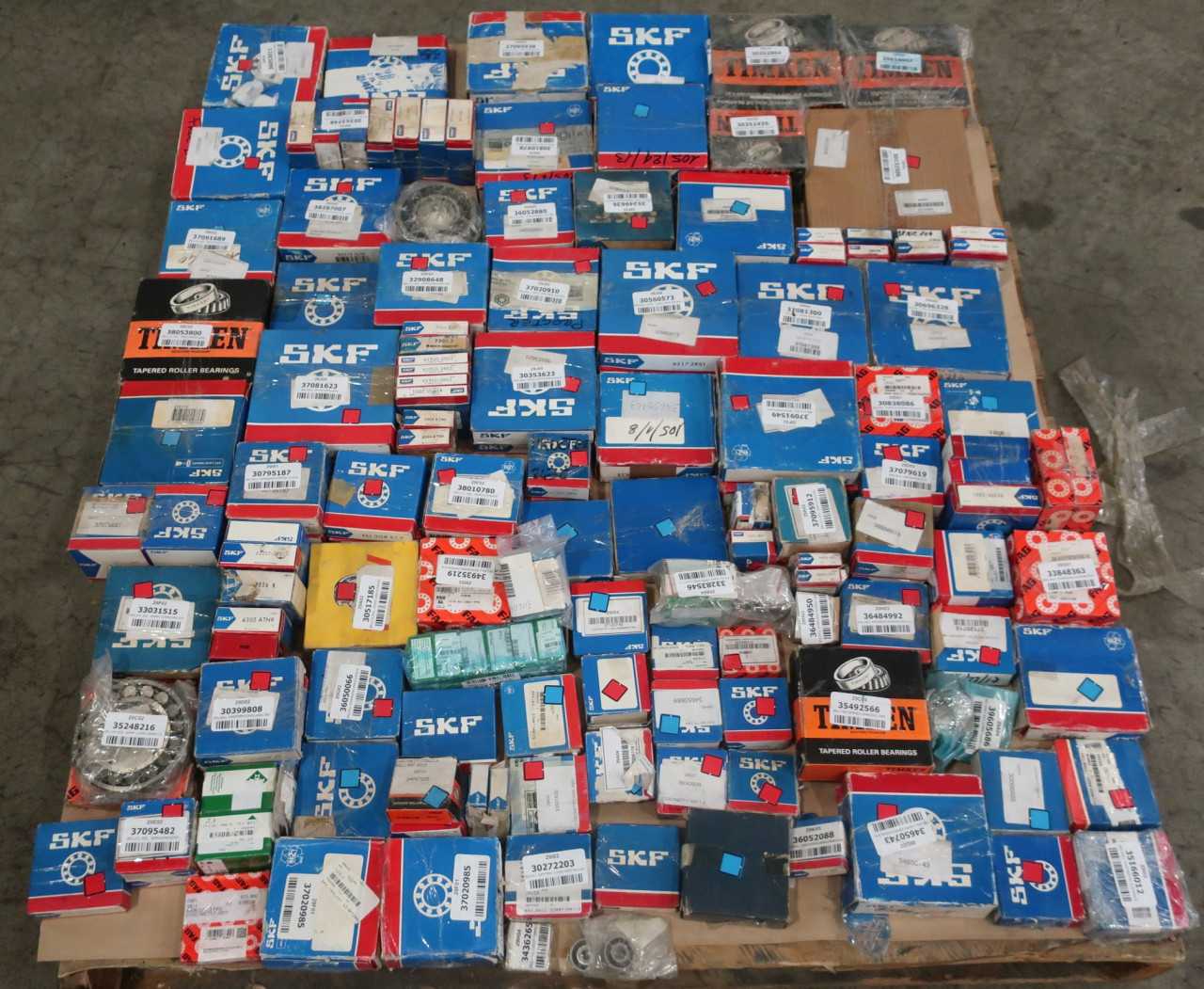1 PALLET OF ASSORTED BEARINGS - BEARINGS