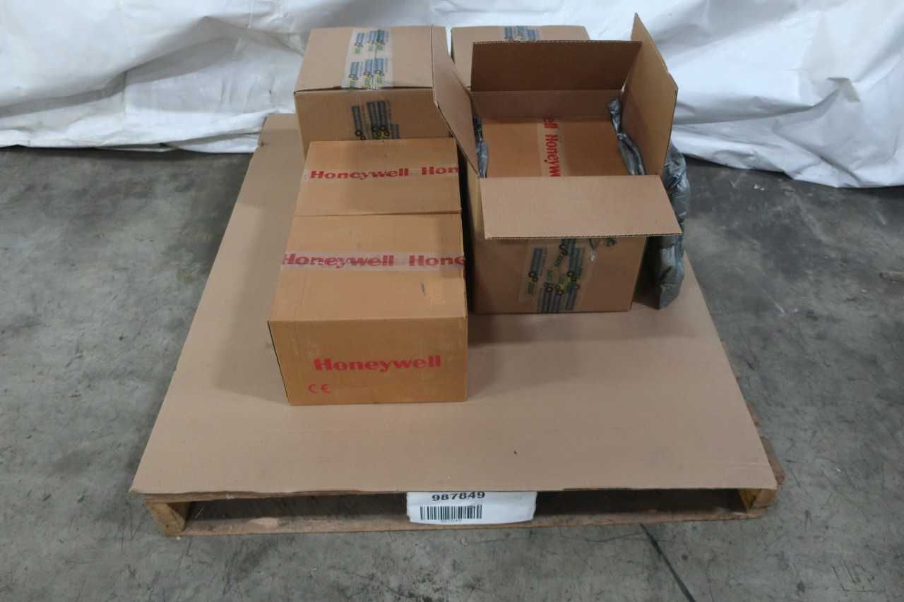 LOT OF 5 HONEYWELL GAUGE PRESSURE TRANSMITTERS, NEW IN BOX - INSTRUMENTATION