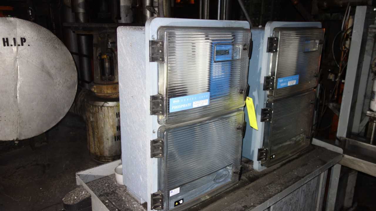 LOT OF 2 HACH 60001-60 SERIES 5000 ANALYZER - ANALYZER