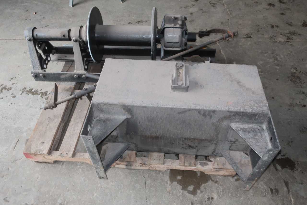 BRADEN HYDRAULIC WINCH ATTACHMENT - CONSTRUCTION EQUIPMENT ATTACHMENTS