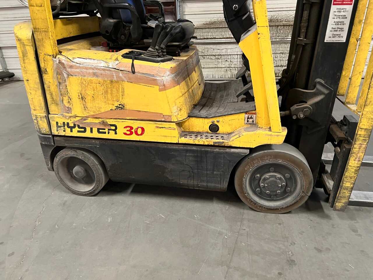 HYSTER S30XM LP FORKLIFT 2500LB (NEW MEXICO) - FORKLIFTS
