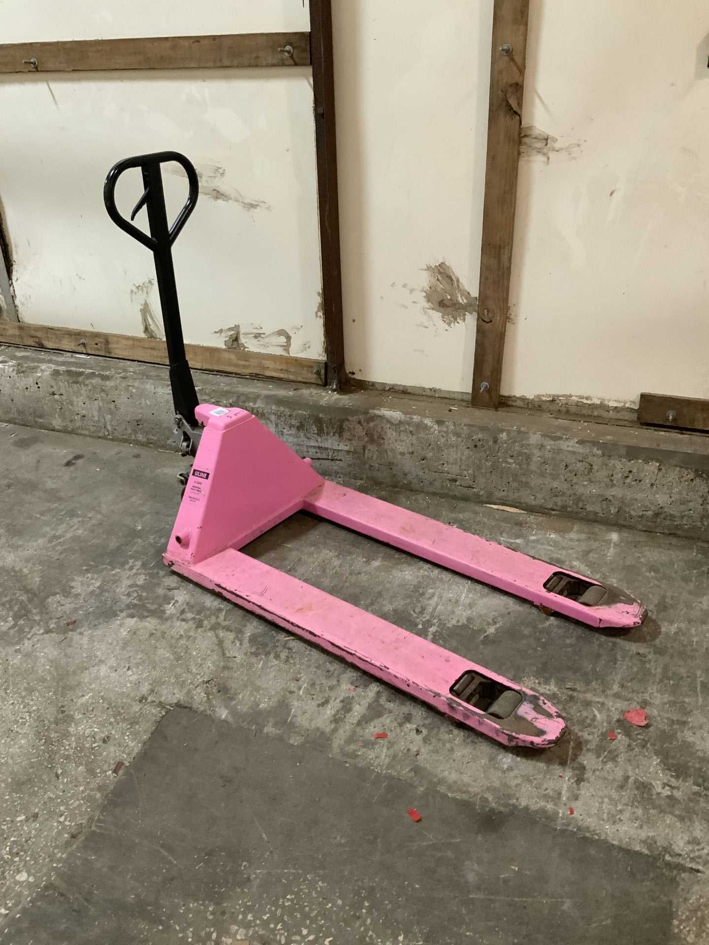 ULINE PALLET JACK - MATERIAL HANDLERS
