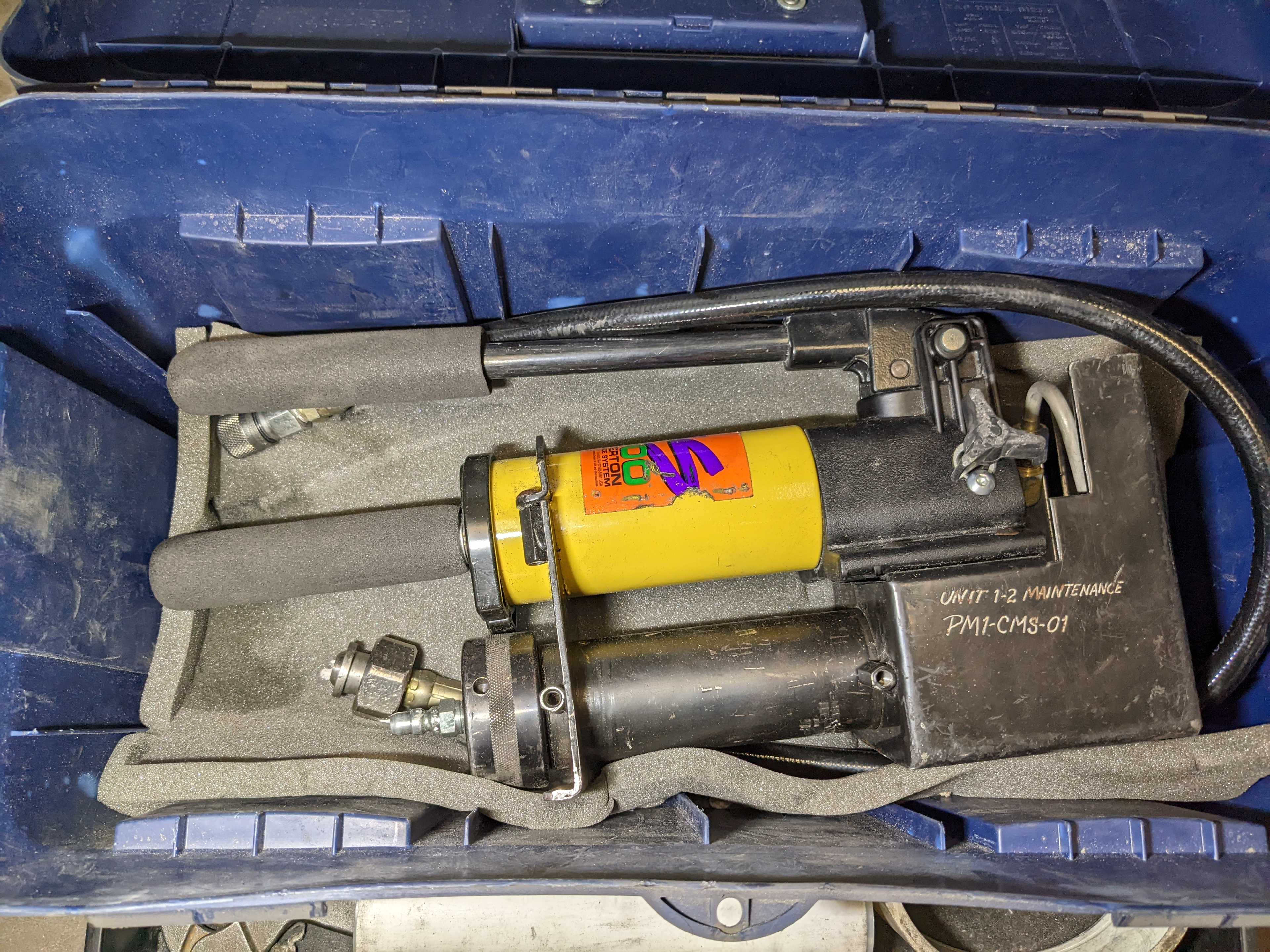 MANUAL INJECTION SYSTEM - PUMPS