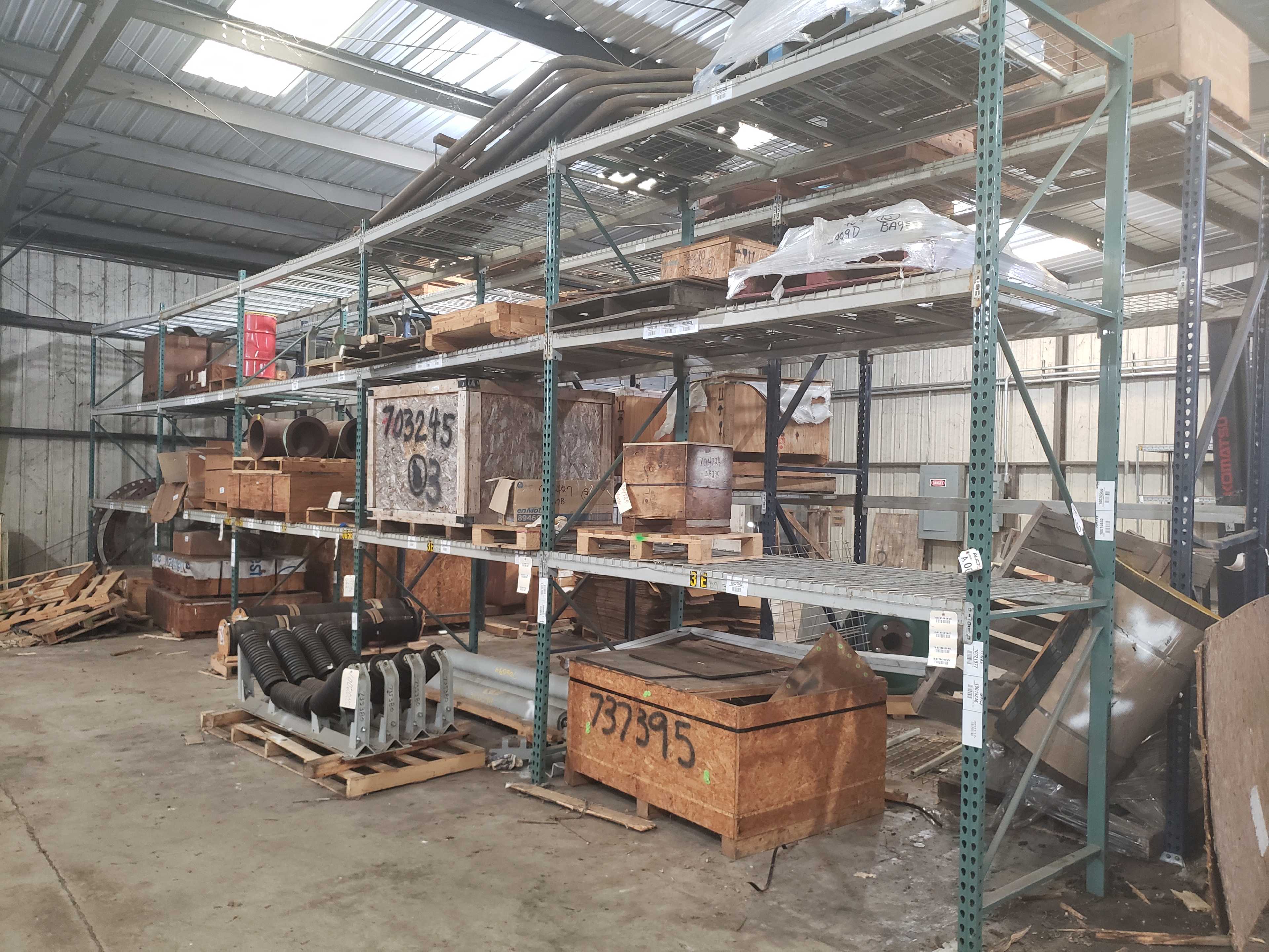 LOT OF PALLET RACKING - PALLET RACKING