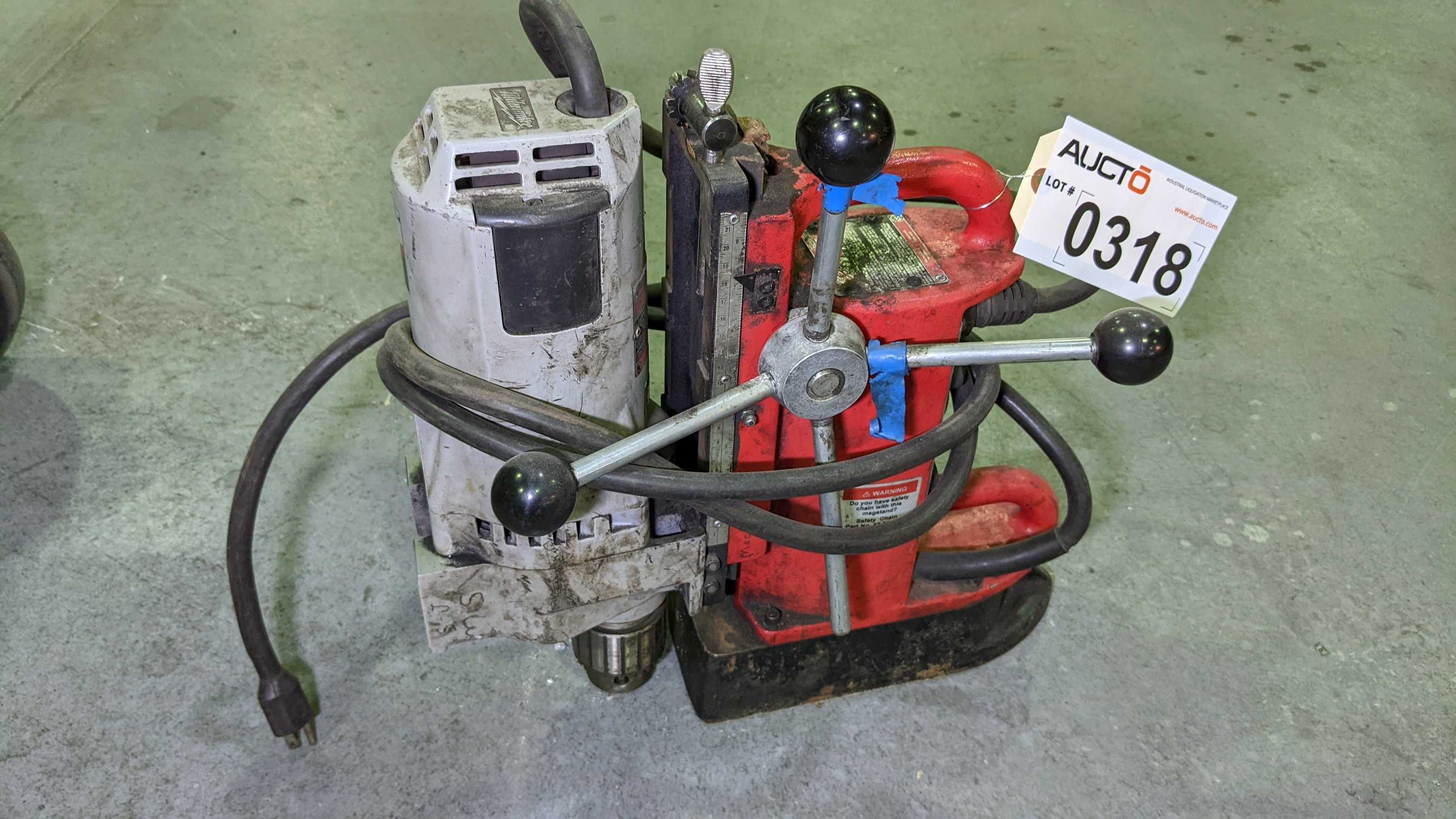 MILAUWKEE MAGNETIC DRILL PRESS - DRILLING MACHINES
