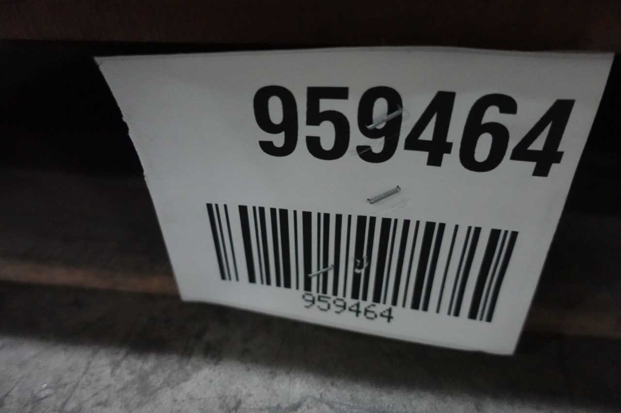 4 PALLETS OF ASSORTED HUBS AND COUPLINGS - HUB