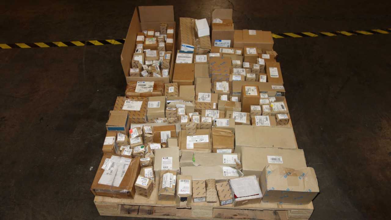 1 PALLET OF ASSORTED EATON ELECTRICAL, CONTACTOR, RELAYS - ELECTRICAL COMPONENTS