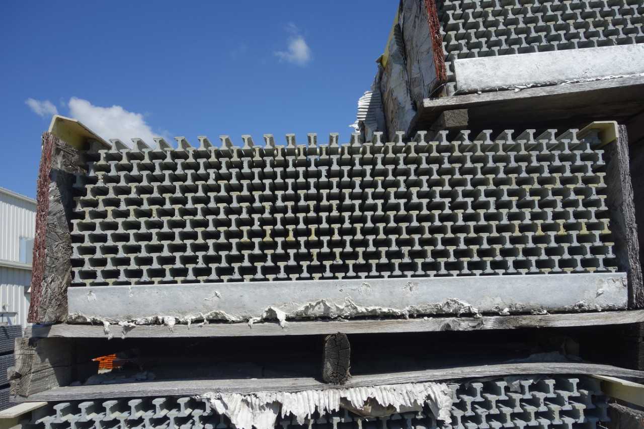 BUNDLE OF 14 STRONGWELL I-6000 DURAGRID 1IN 36IN 240IN PHENOLIC FIRE INTEGRITY COMPOSITE GRATING - SAFETY EQUIPMENT