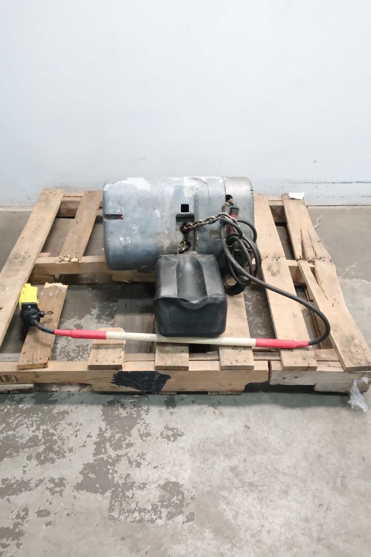 CM COLUMBUS MCKINNON 1TON ELECTRIC HOIST - LIFTING EQUIPMENT