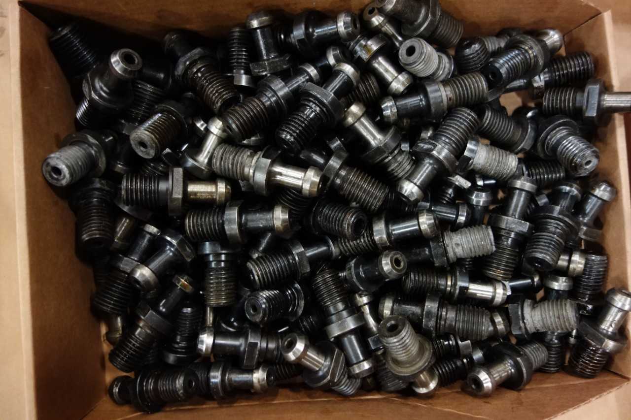 LOT OF ASSORTED PULL STUDS - TOOL HOLDERS