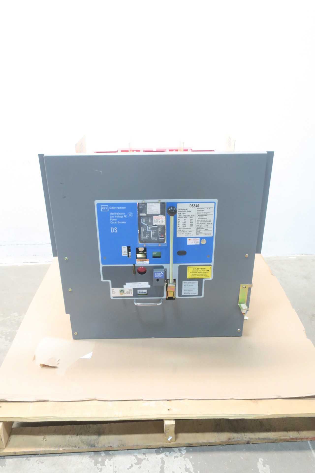 CUTLER HAMMER DS840 4000A AMP 4000A AMP 635V-AC AIR CIRCUIT BREAKER - SWITCHGEAR