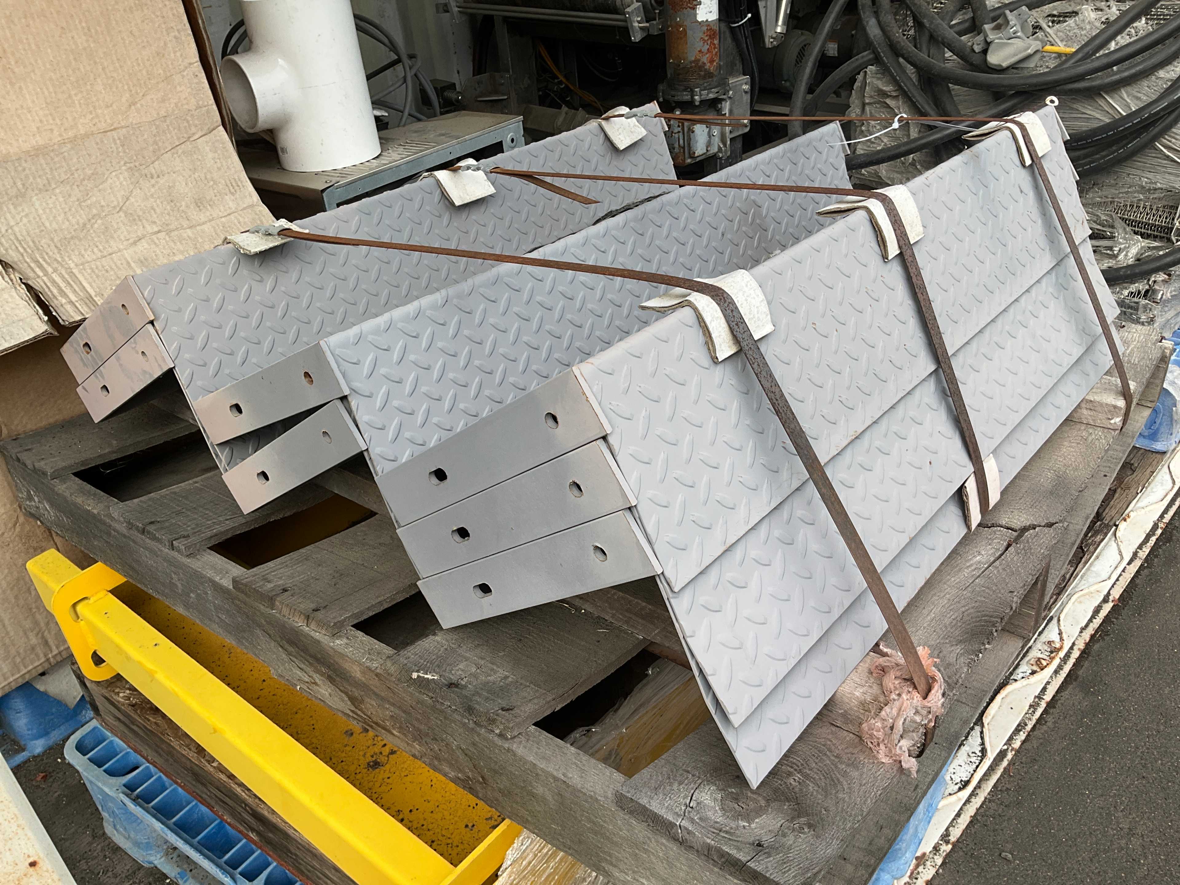 DIAMOND PLATE STAIR TREADS