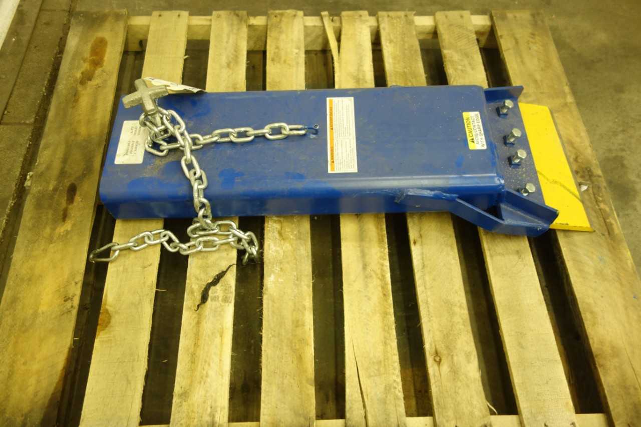 VESTIL SCRAPE-1 FORK TRUCK FLOOR SCRAPER ATTACHMENT - LIFTING ATTACHMENTS