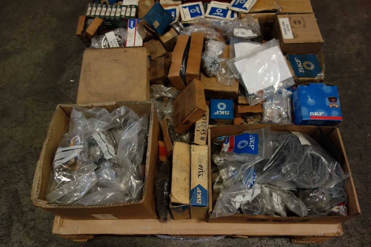 LOT OF ASSORTED ROLLER BEARINGS- SKF, CR, NACHI - BEARINGS