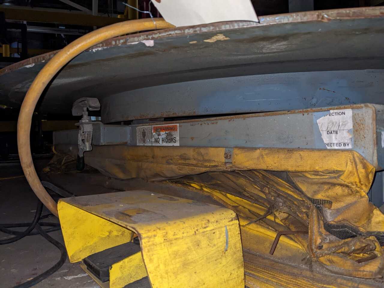 3000LBS HYDRAULIC LIFT TABLE - MATERIAL HANDLING