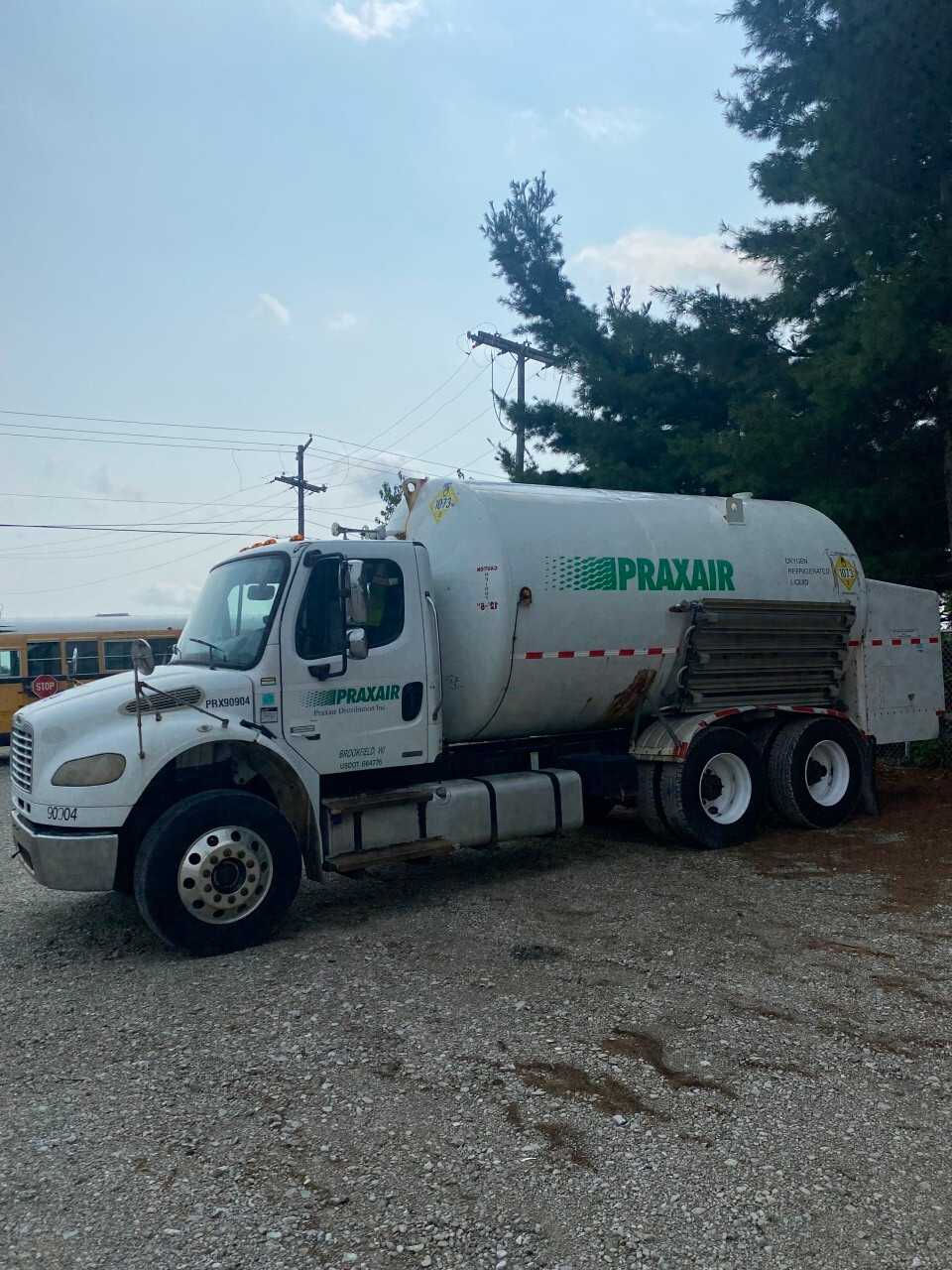 2009 Freightliner M2-106 microbulk - HYDRO EXCAVATOR TRUCKS