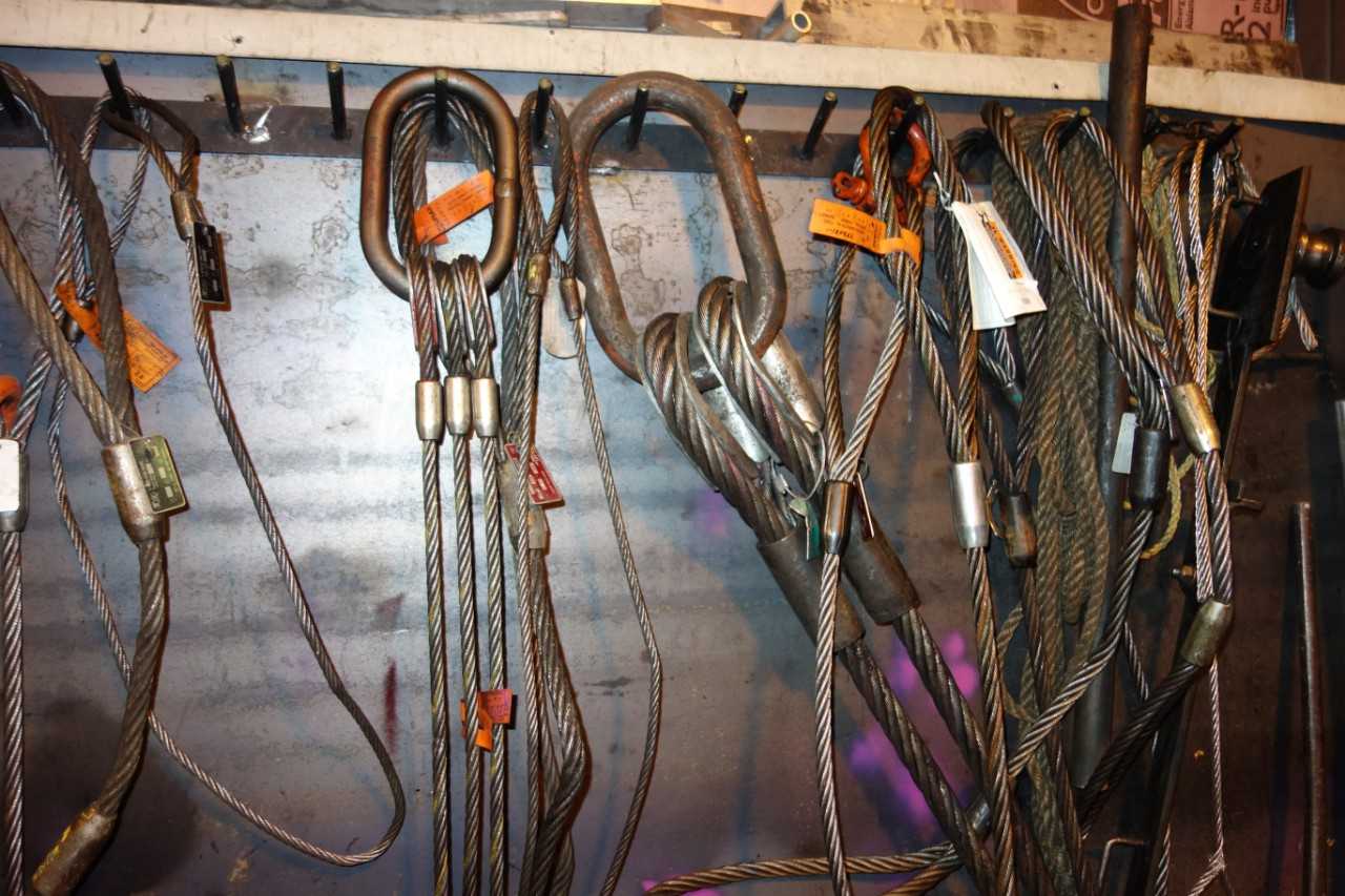 LOT OF ASSORTED RIGGING WIRE ROPE SLINGS - LIFTING EQUIPMENT
